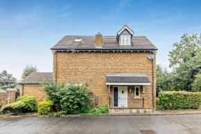 Tall Trees. Luxury North Cotswold cottage